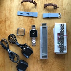 ⭕️ *PRICE DROP!* ⭕️ Fitbit Versa Women’s LOADED Bundle! (SILVER)